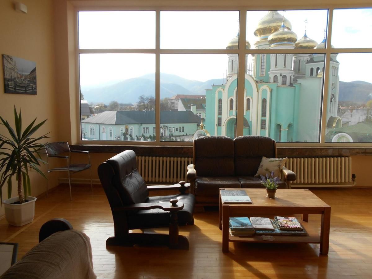 Хостелы Panoramic Hostel Хуст-11