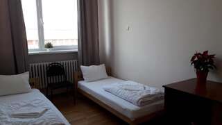 Хостелы Panoramic Hostel Хуст Двухместный номер с 2 отдельными кроватями-5